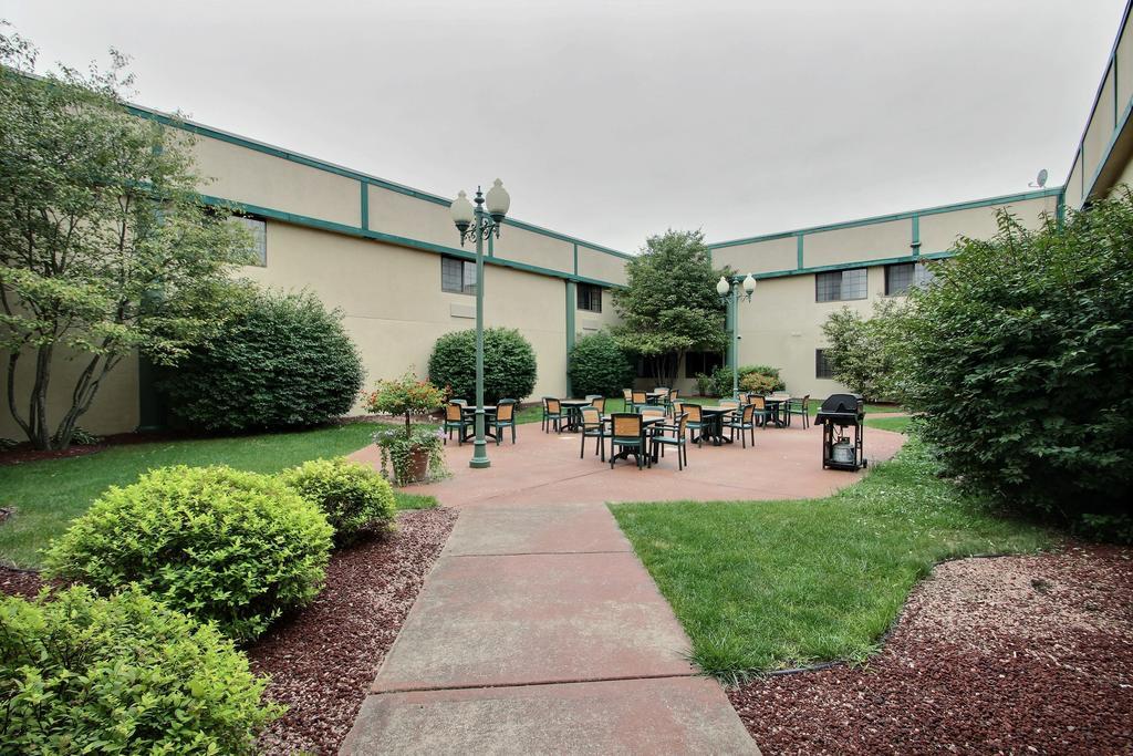Baymont By Wyndham Madison West/Middleton Wi West Hotel Buitenkant foto