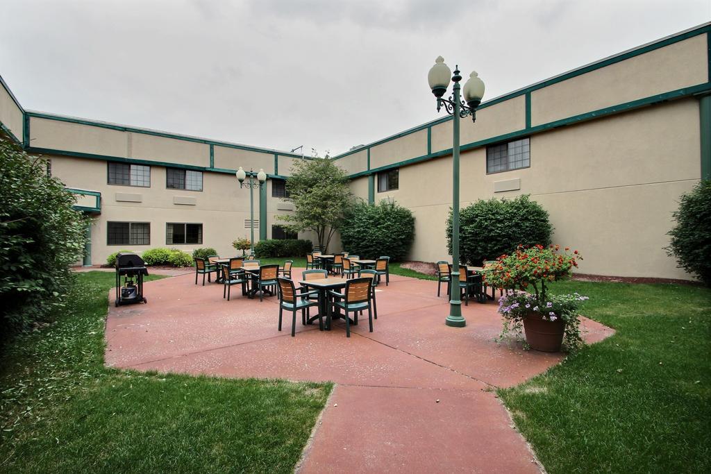 Baymont By Wyndham Madison West/Middleton Wi West Hotel Buitenkant foto